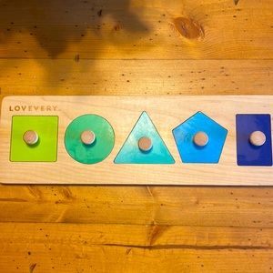 LOVEVERY shapes puzzle *out of stock*